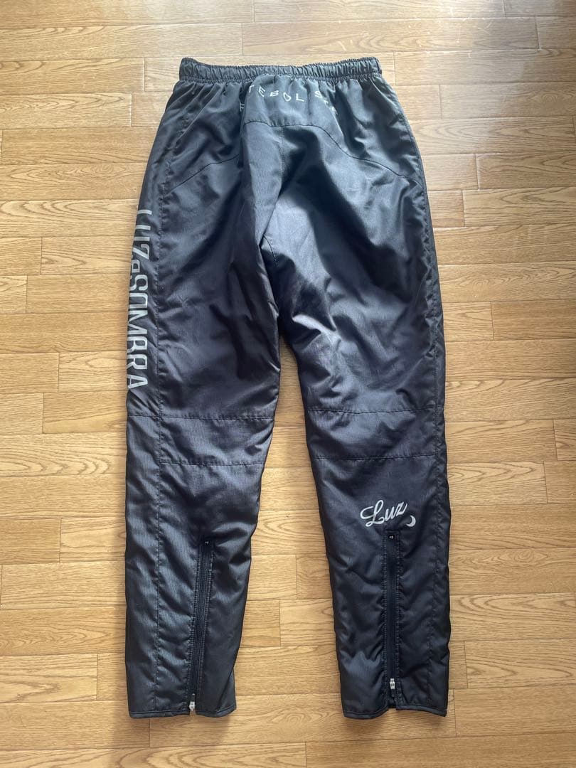 美品⭐︎ルースイソンブラ暖かい上下セット⭐︎Mサッカーフットサル中綿ブラック