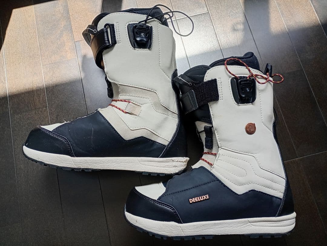 DEELUXE EMPIRE LARAスノーボードブーツ ホワイト/ブラック
