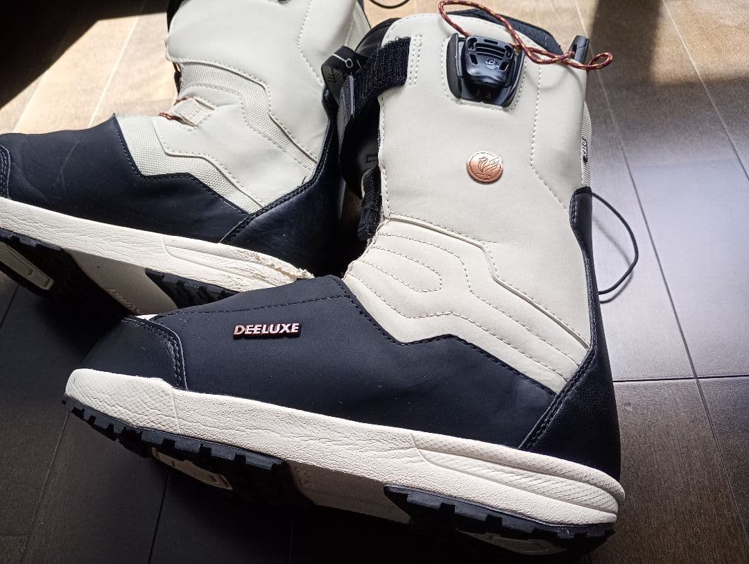 DEELUXE EMPIRE LARAスノーボードブーツ ホワイト/ブラック