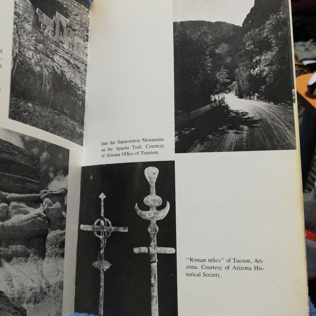 洋書 WEIRD AMERICA by Brandon