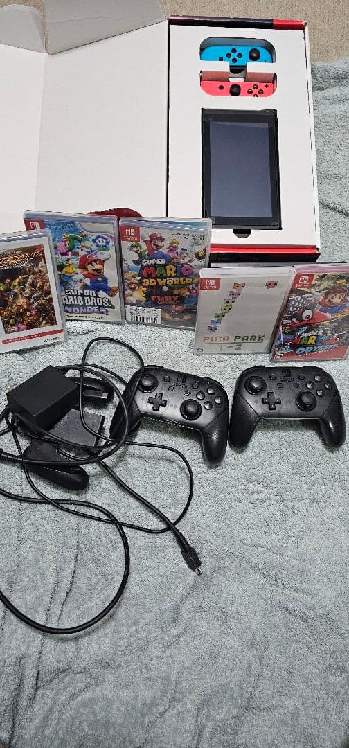 任天堂スイッチ　プロコン2個　ソフト5つ付き 総額53000円相当　マリオ