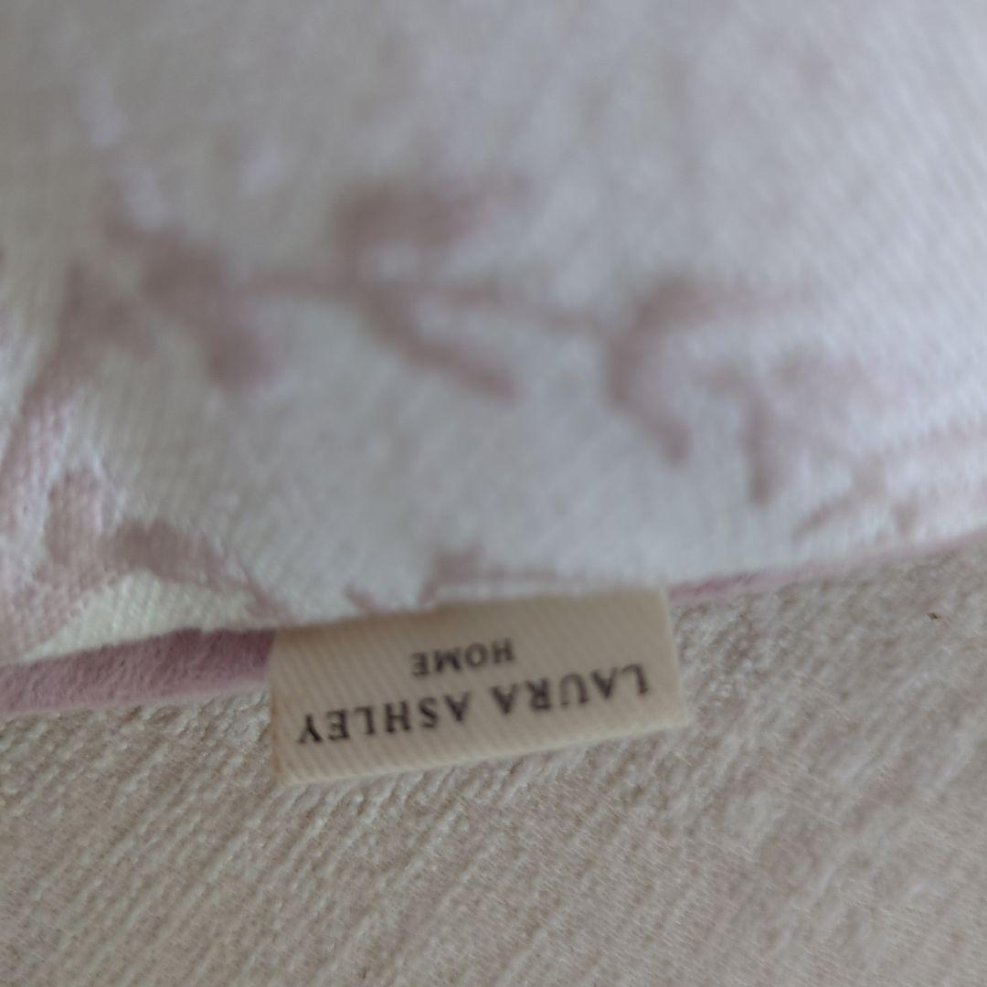 ローラアシュレイ　　クッション