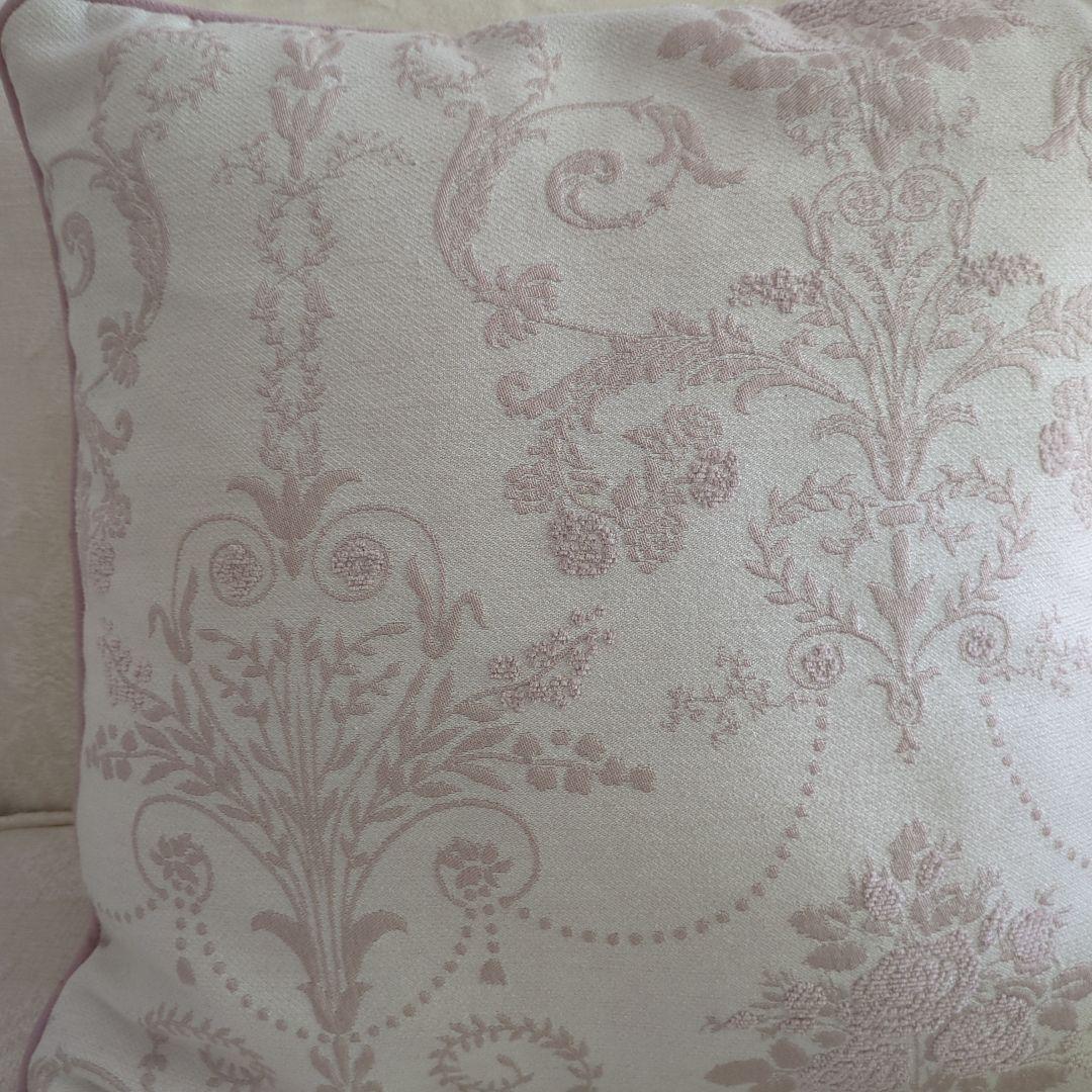 ローラアシュレイ　　クッション