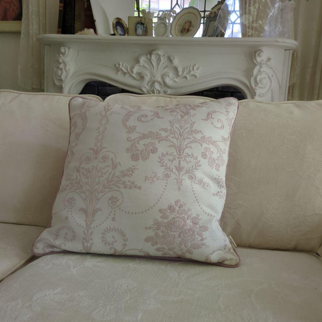 ローラアシュレイ　　クッション