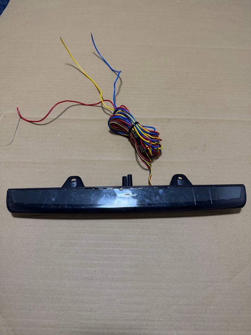 50プリウス AVEST ハイマウントストップランプ シーケンシャル