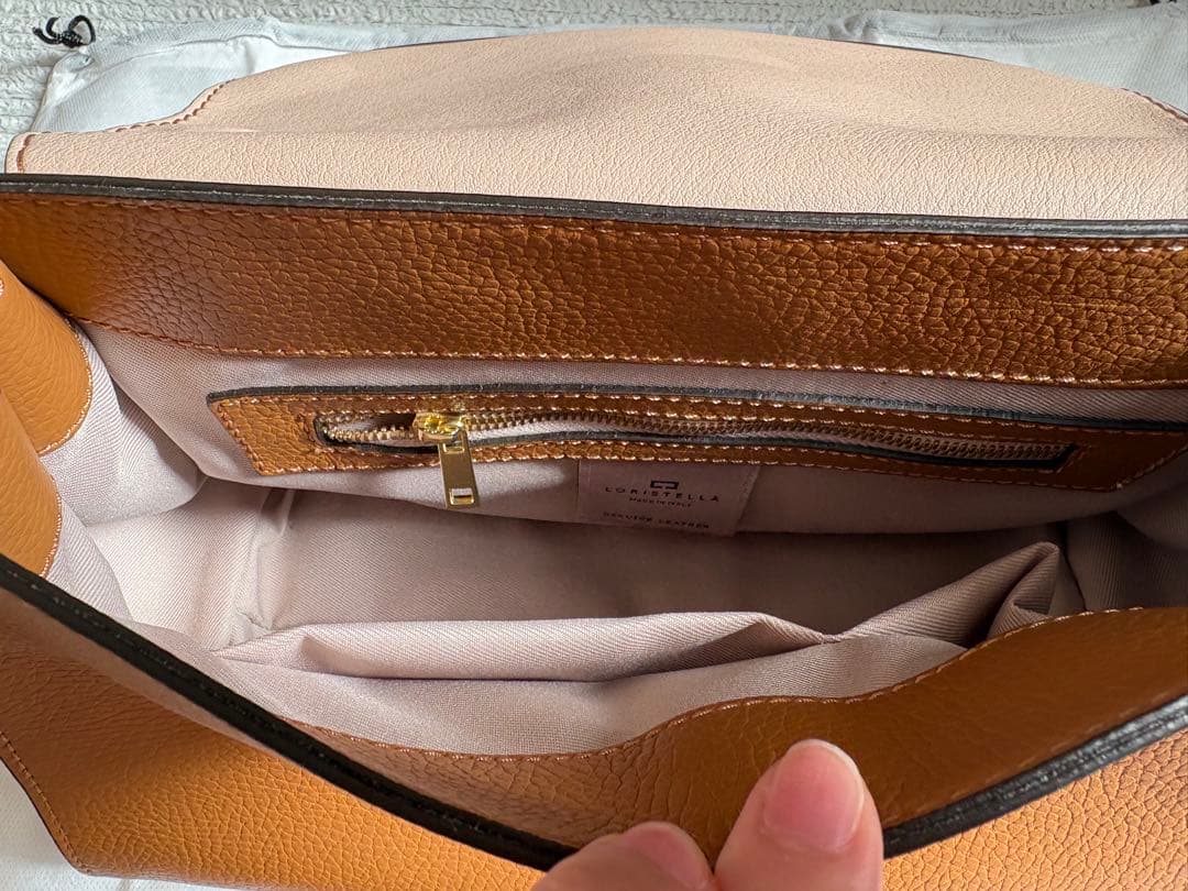 い*い様 LORISTELLA シュリンクレザーフラップハンドバッグ　キャメル