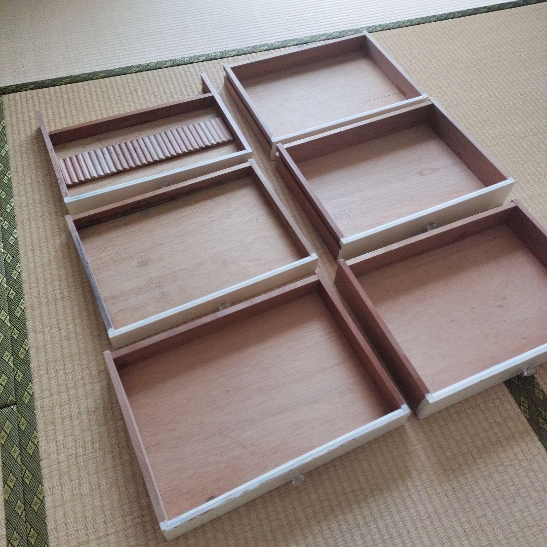 アンティークの引き出し収納棚　Siettela