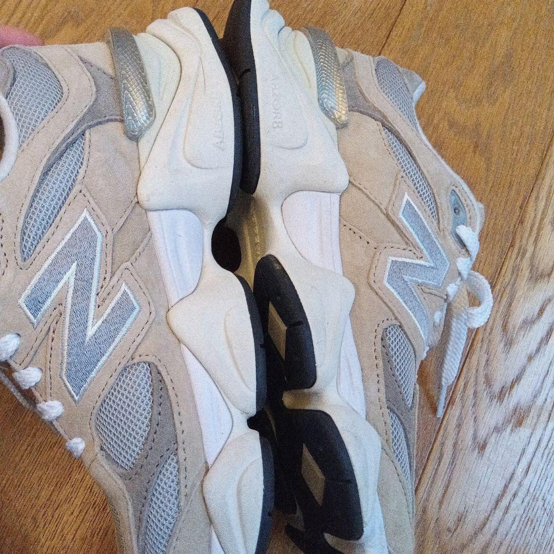 new balance 9060 ニューバランス　ベージュ　スニーカー