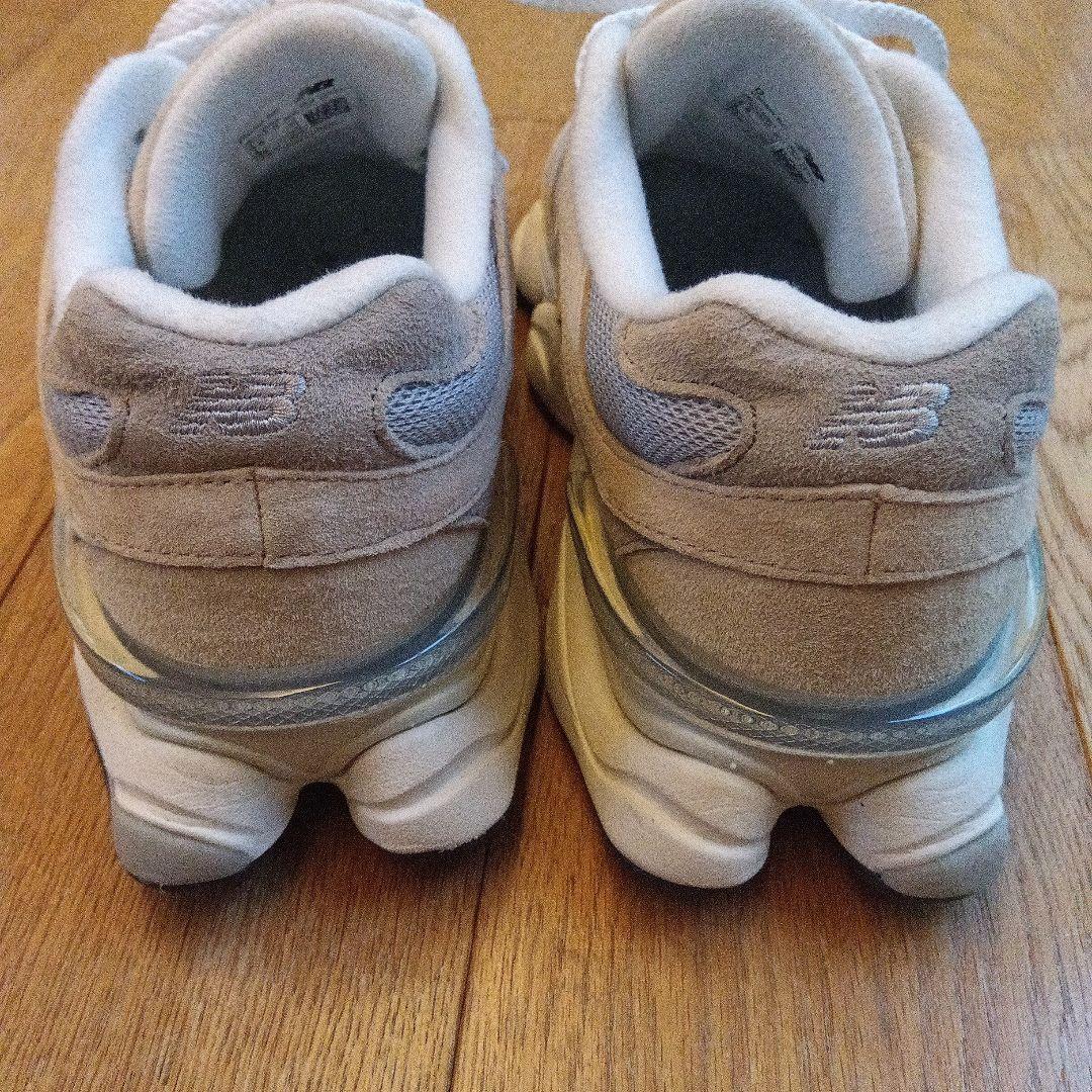 new balance 9060 ニューバランス　ベージュ　スニーカー