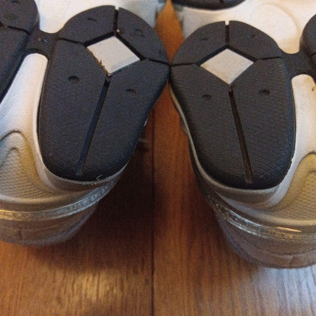 new balance 9060 ニューバランス　ベージュ　スニーカー