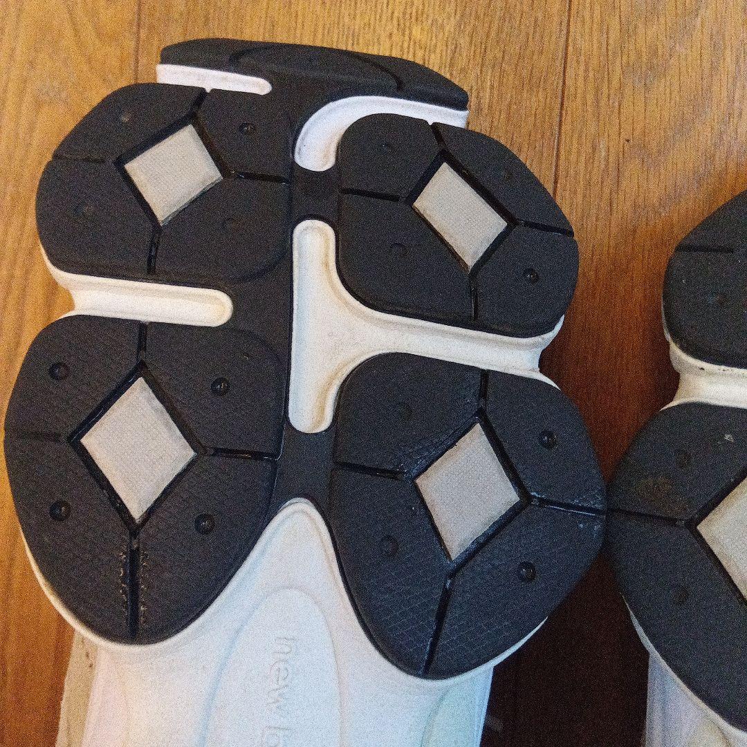 new balance 9060 ニューバランス　ベージュ　スニーカー