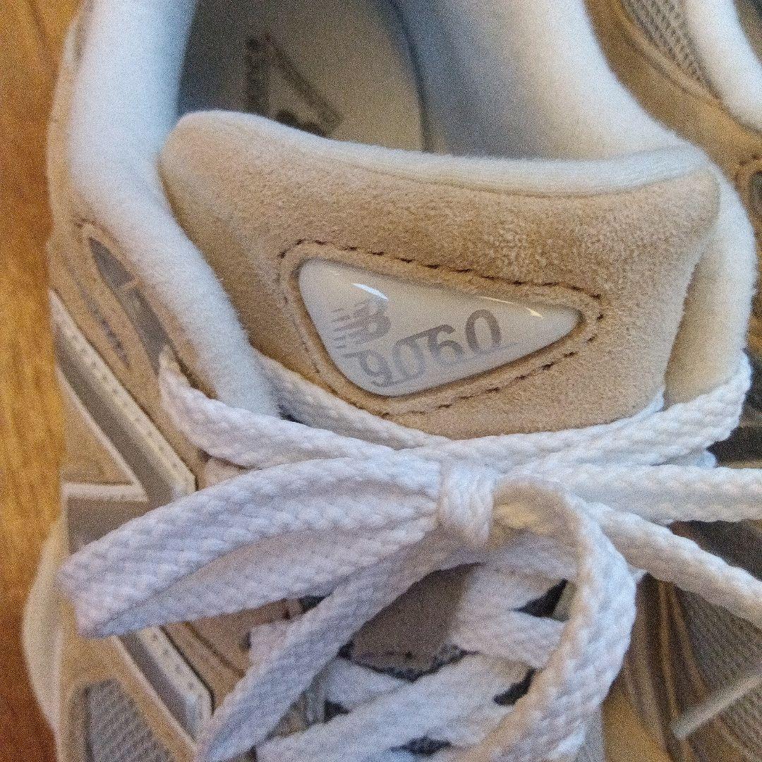 new balance 9060 ニューバランス　ベージュ　スニーカー