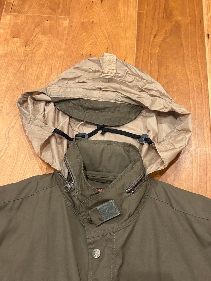 フェールラーベン FJALL RAVEN 多ポケット ミリタリージャケットカーキ