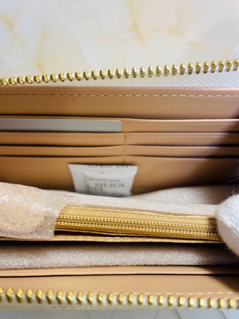 Vivienne Westwood 長財布　ホワイト