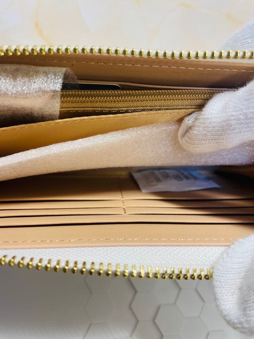 Vivienne Westwood 長財布　ホワイト