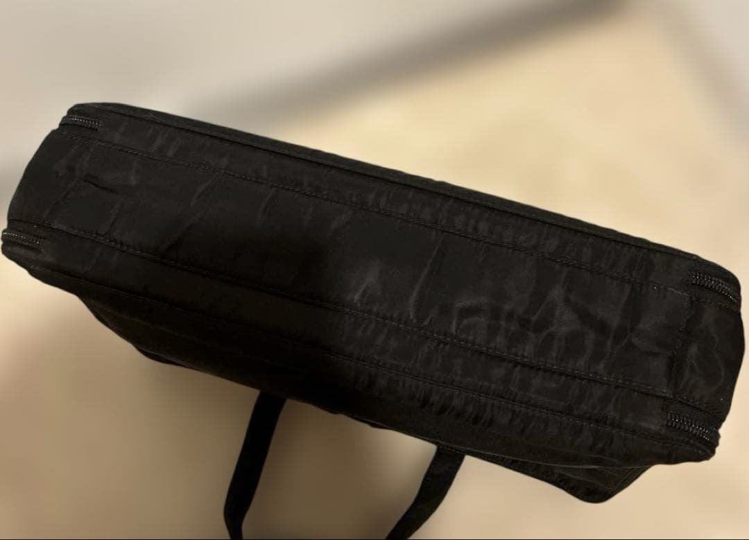 プラダ ナイロン ビジネスバッグ