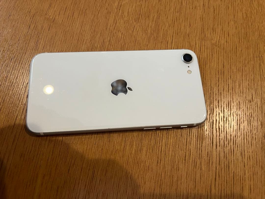 Apple iPhone SE2 ホワイト 本体　2世代