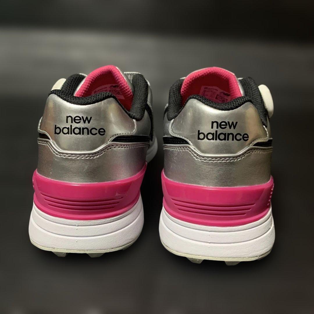 【美品】ニューバランス　ゴルフシューズ　シルバー　24センチ