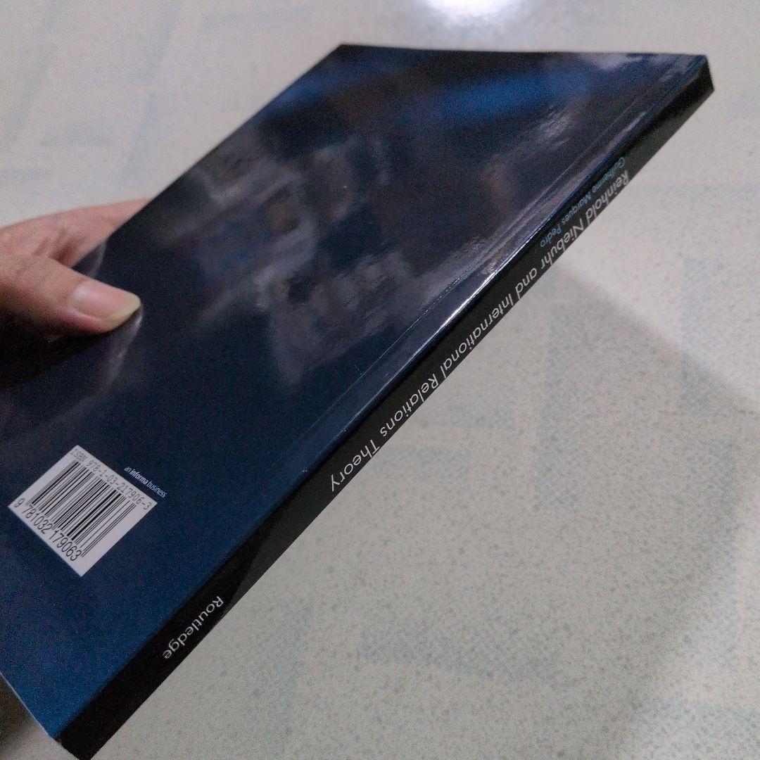 洋書 Reinhold Niebuhr and International Relat