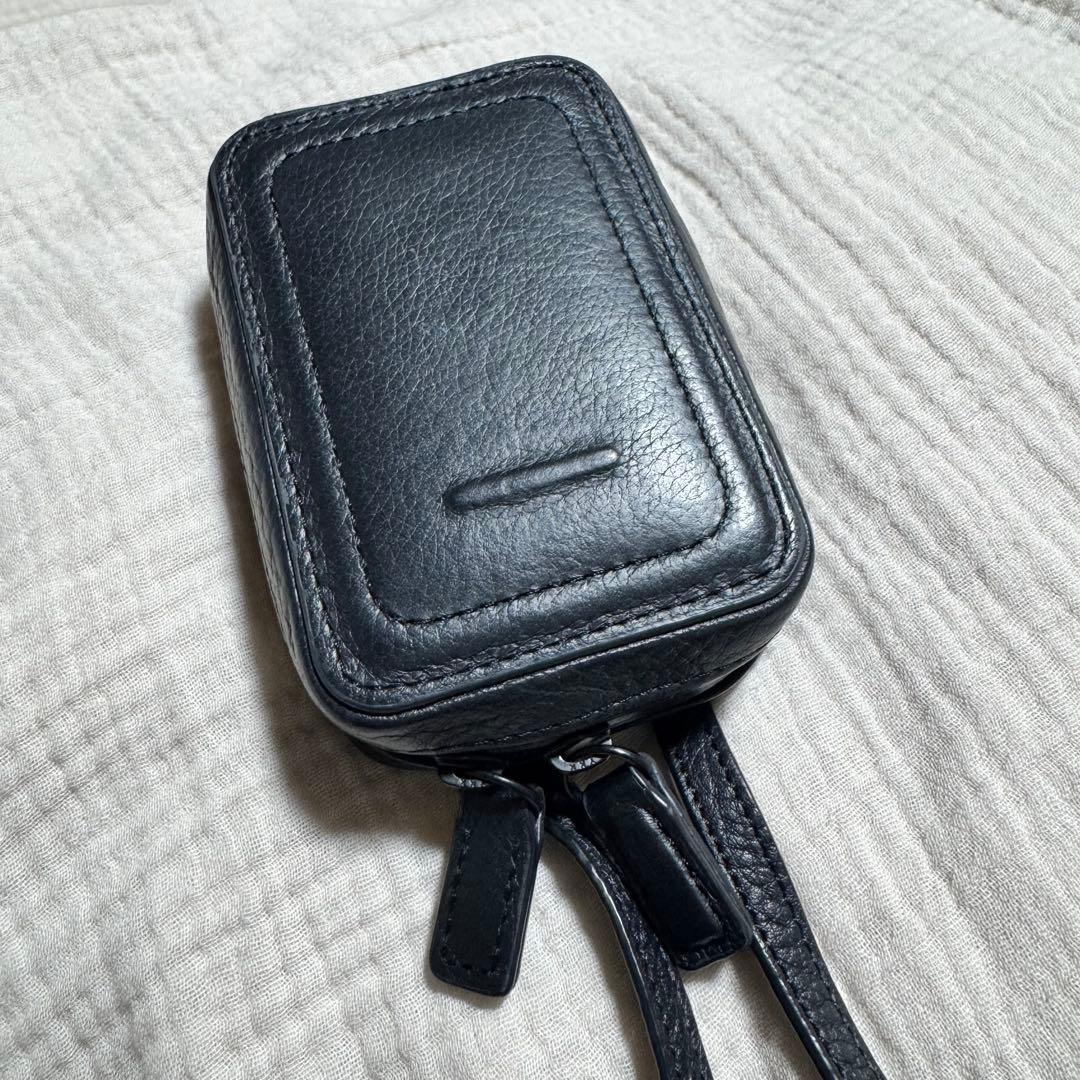 【期間限定値引】objets.io ブラック スマホケース ショルダーストラップ