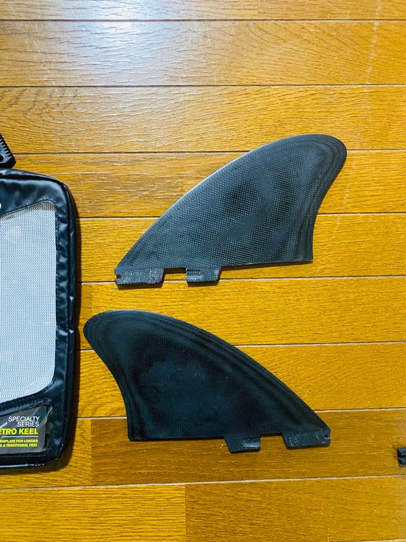 FCS2 RETRO KEEL サーフボードフィン 収納ケース付き