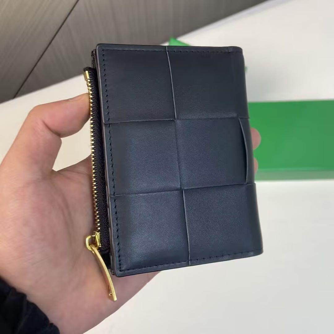 Bottega Veneta 黒 レザー 二つ折り財布