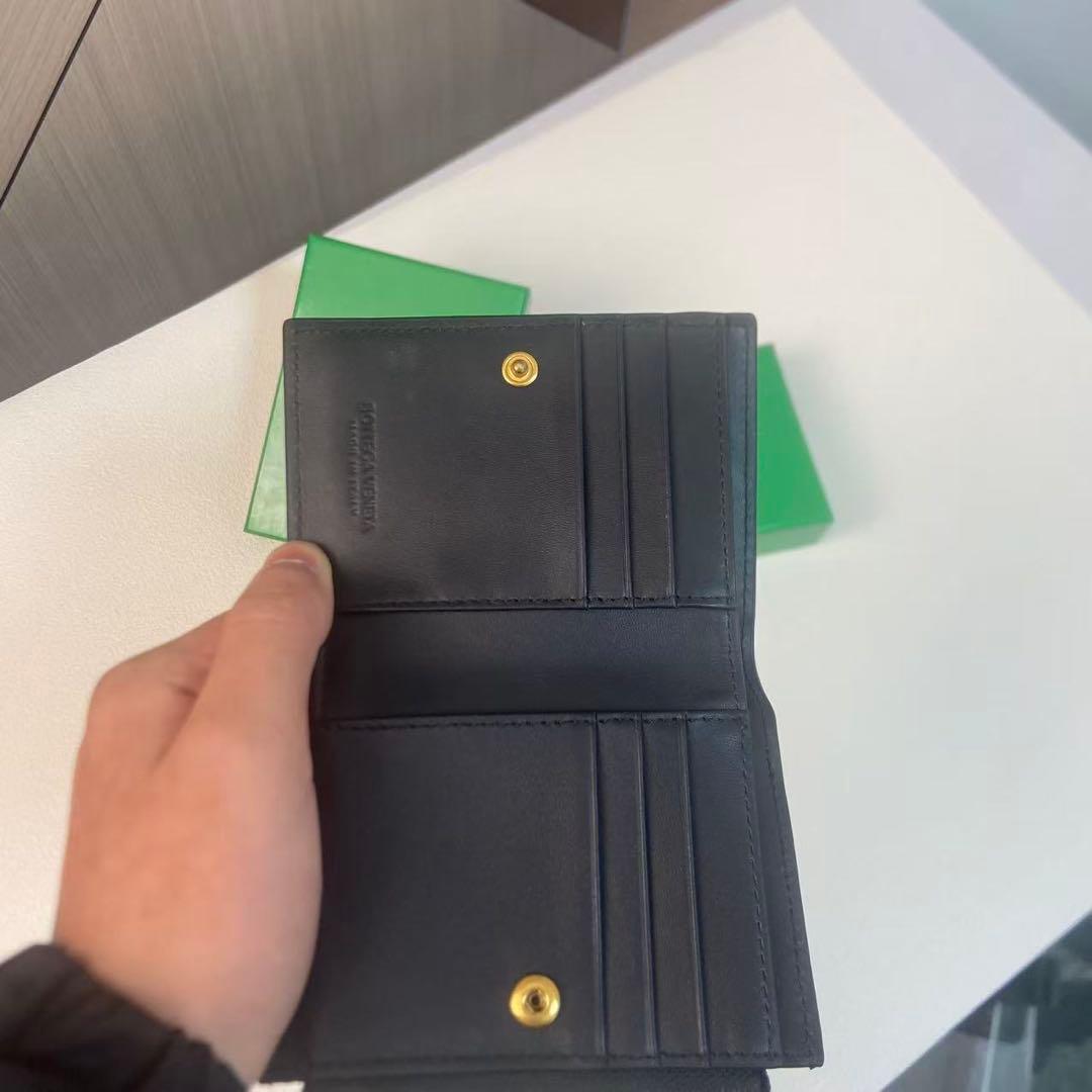 Bottega Veneta 黒 レザー 二つ折り財布