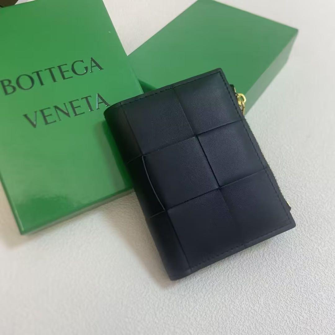 Bottega Veneta 黒 レザー 二つ折り財布