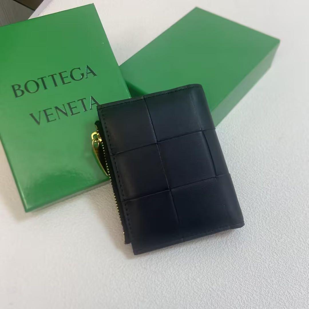 Bottega Veneta 黒 レザー 二つ折り財布
