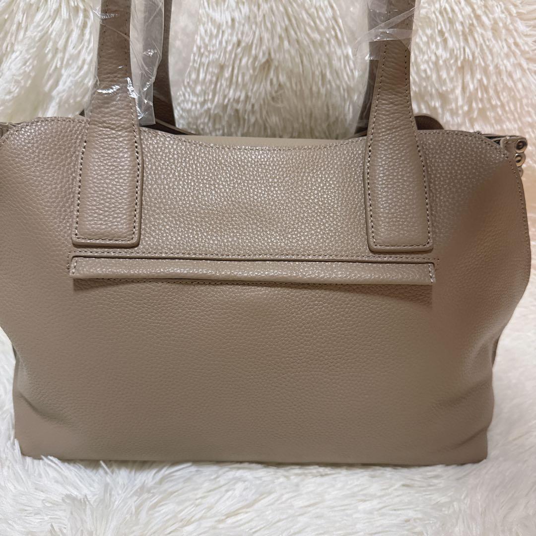 m 8　イアパピヨネ　スタッズトートバック　ベージュ　タグ付　牛革