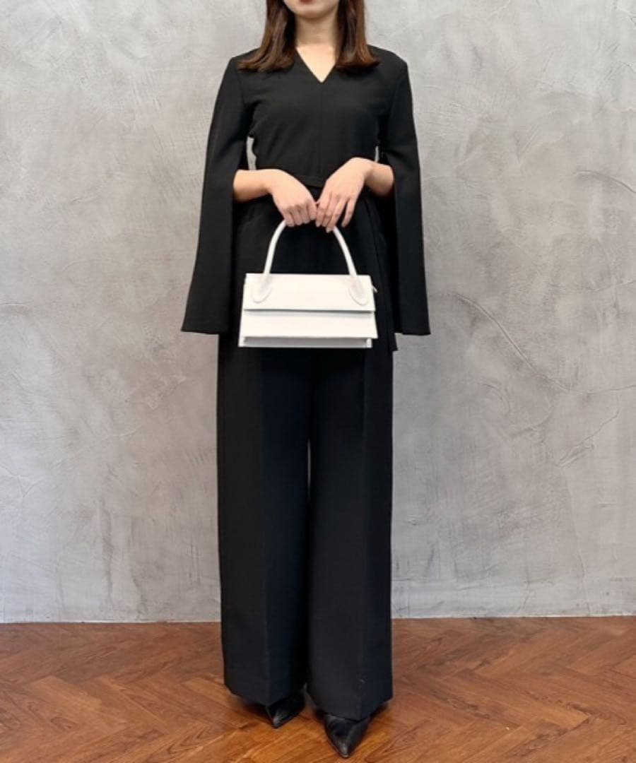 anuans スリットスリーブジャンプスーツ