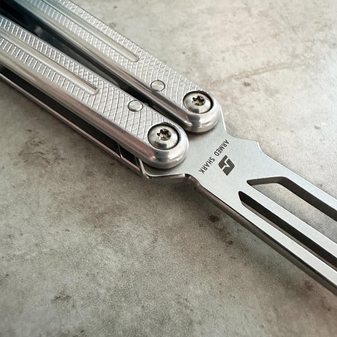 バタフライナイフトレーナー　ARMED SHARK Krake Raken V3