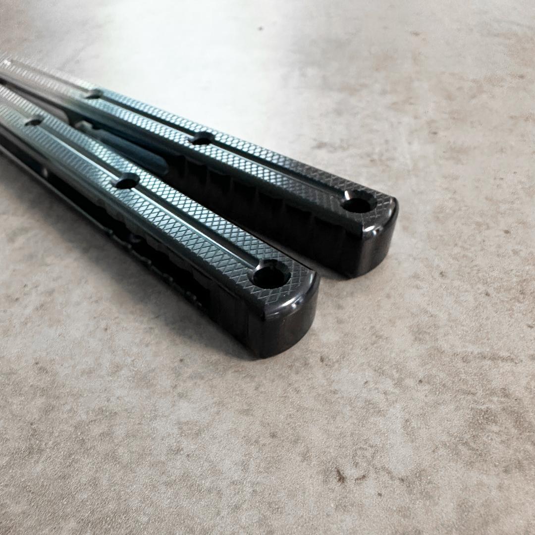 バタフライナイフトレーナー　ARMED SHARK Krake Raken V3