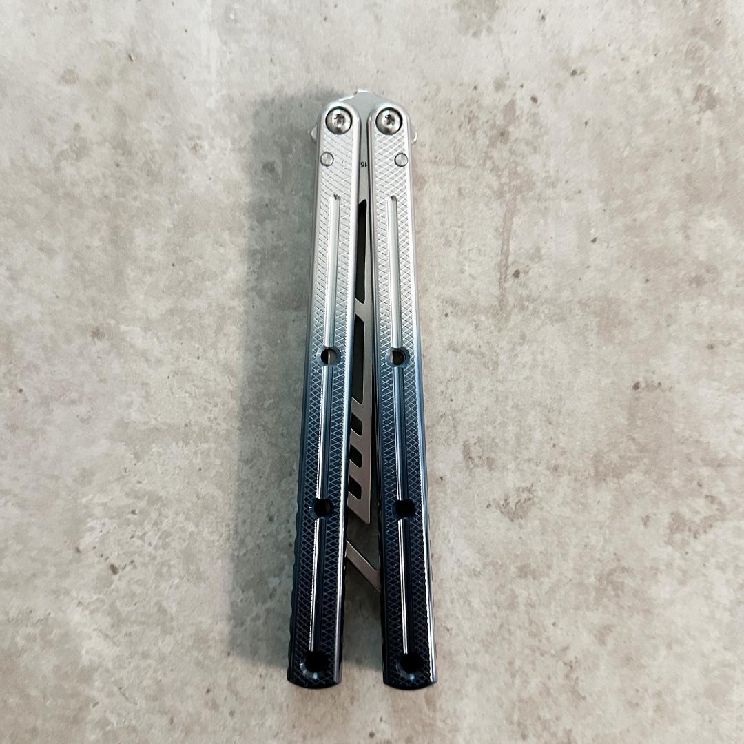 バタフライナイフトレーナー　ARMED SHARK Krake Raken V3