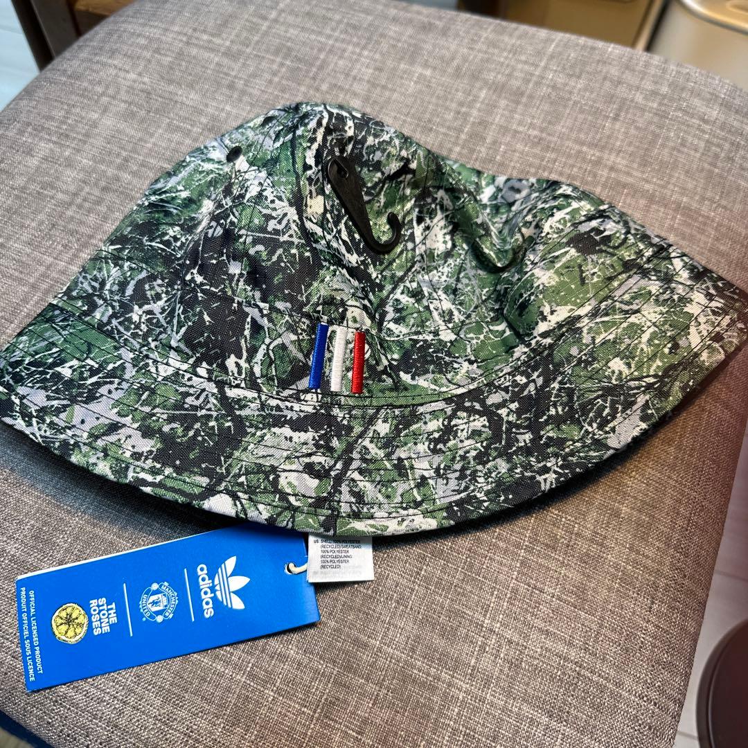 く*に様 新品 adidas マンチェスターユナイテッド×ストーンローゼズ バケ