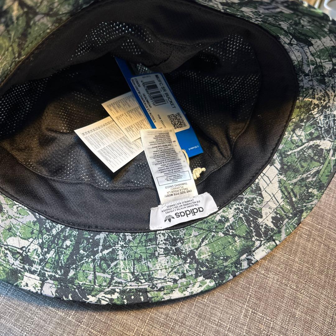 く*に様 新品 adidas マンチェスターユナイテッド×ストーンローゼズ バケ