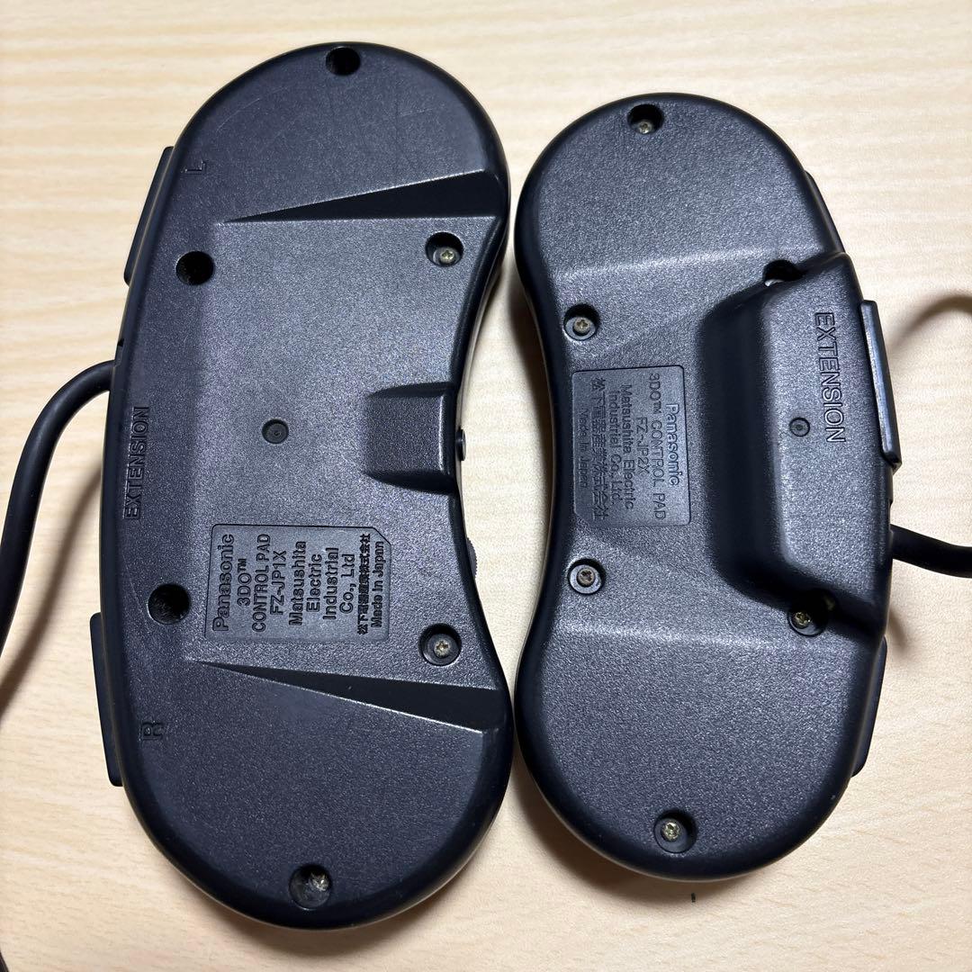 Panasonic 3DO REAL FZ-1 本体、コントローラー２、ソフト３