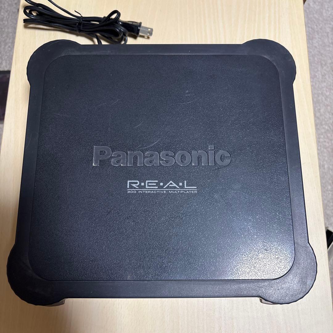 Panasonic 3DO REAL FZ-1 本体、コントローラー２、ソフト３