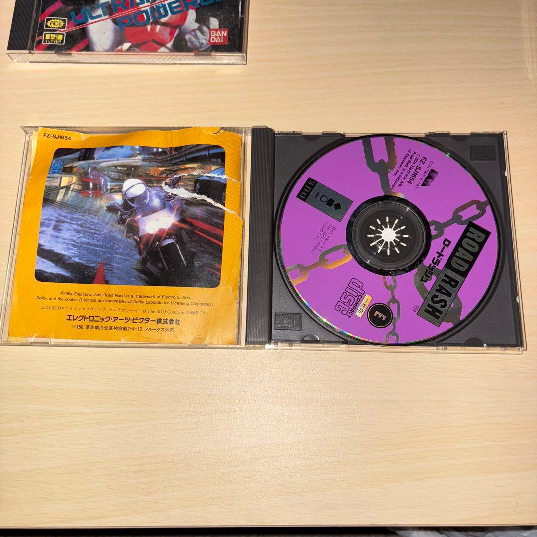 Panasonic 3DO REAL FZ-1 本体、コントローラー２、ソフト３