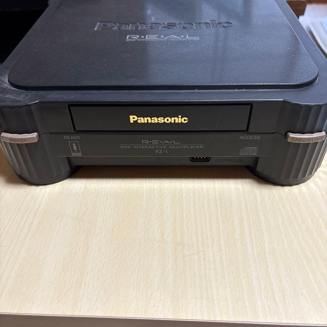 Panasonic 3DO REAL FZ-1 本体、コントローラー２、ソフト３