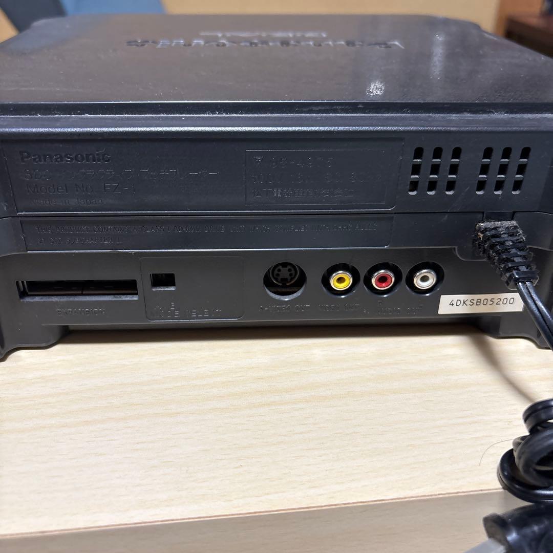 Panasonic 3DO REAL FZ-1 本体、コントローラー２、ソフト３