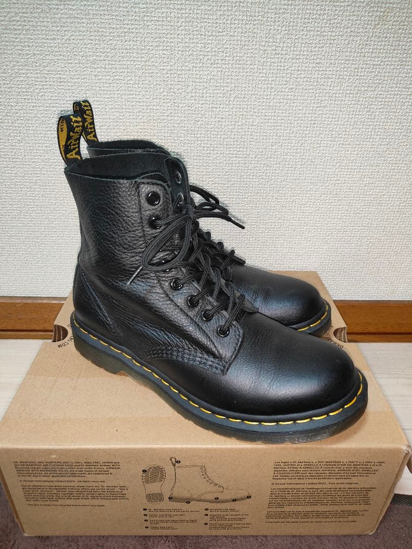 Dr.Martens　UK8
