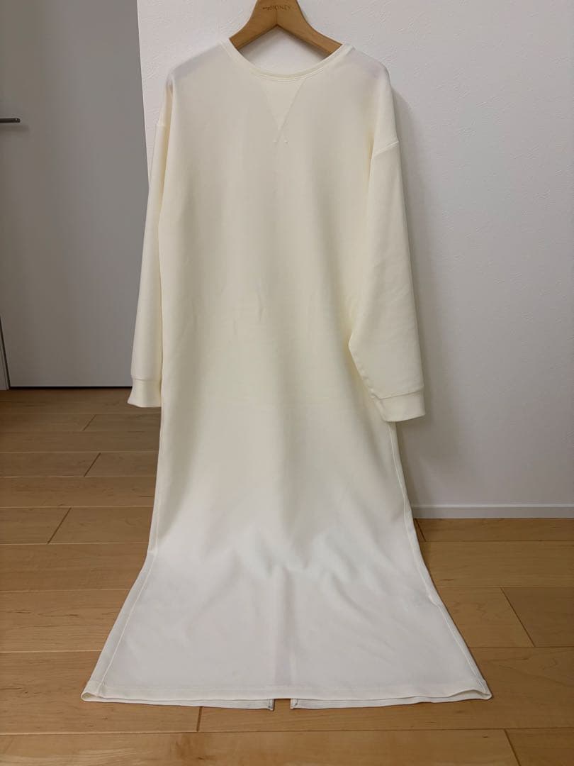 今季★ウィムガゼット Vガゼットワンピース オフホワイト