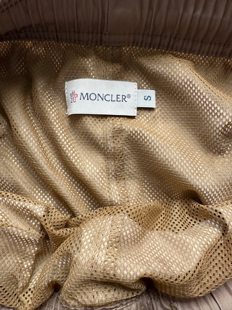 よ*ー様 MONCLER ブラウン Mロゴ 水着 Sサイズ