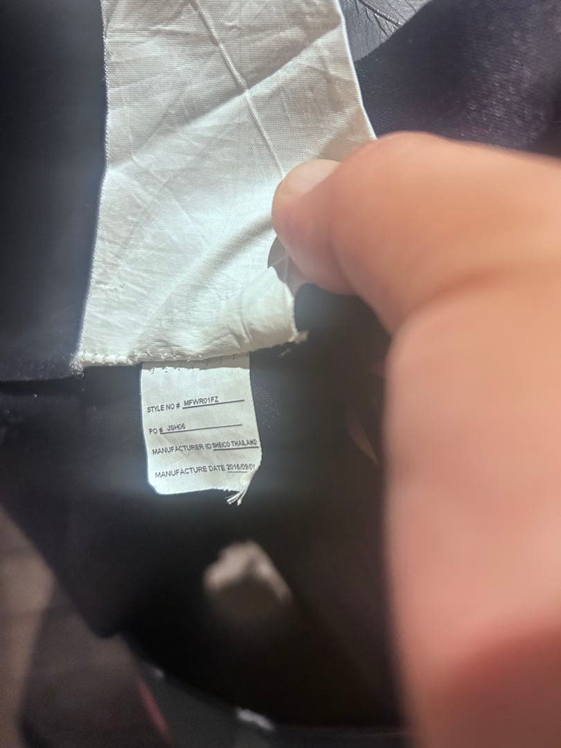 RVCA ブラック タッパー フロントジッパー