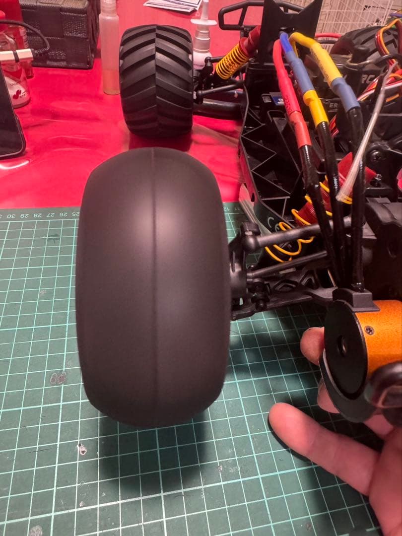 24時間限定価格　京商　1/10 ブラッシュレスモーター　オフロードラジコン