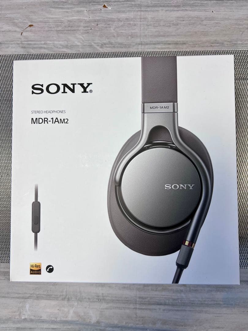 ほぼ未使用 SONY ステレオヘッドホン MDR-1AM2 シルバー ハイレゾ