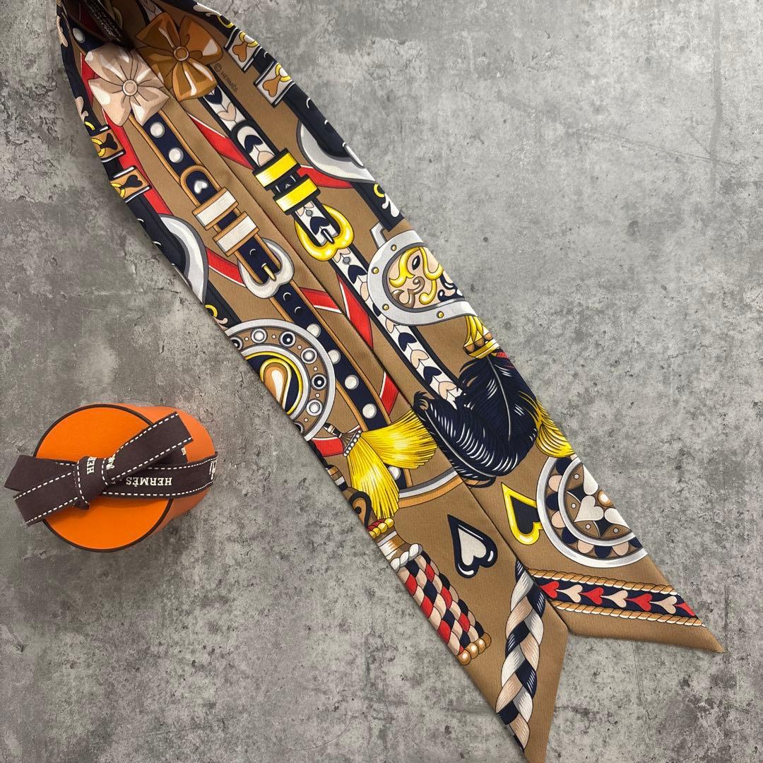 新品未使用　エルメス　ツイリー　アルネ・ドゥ・クール　スカーフ