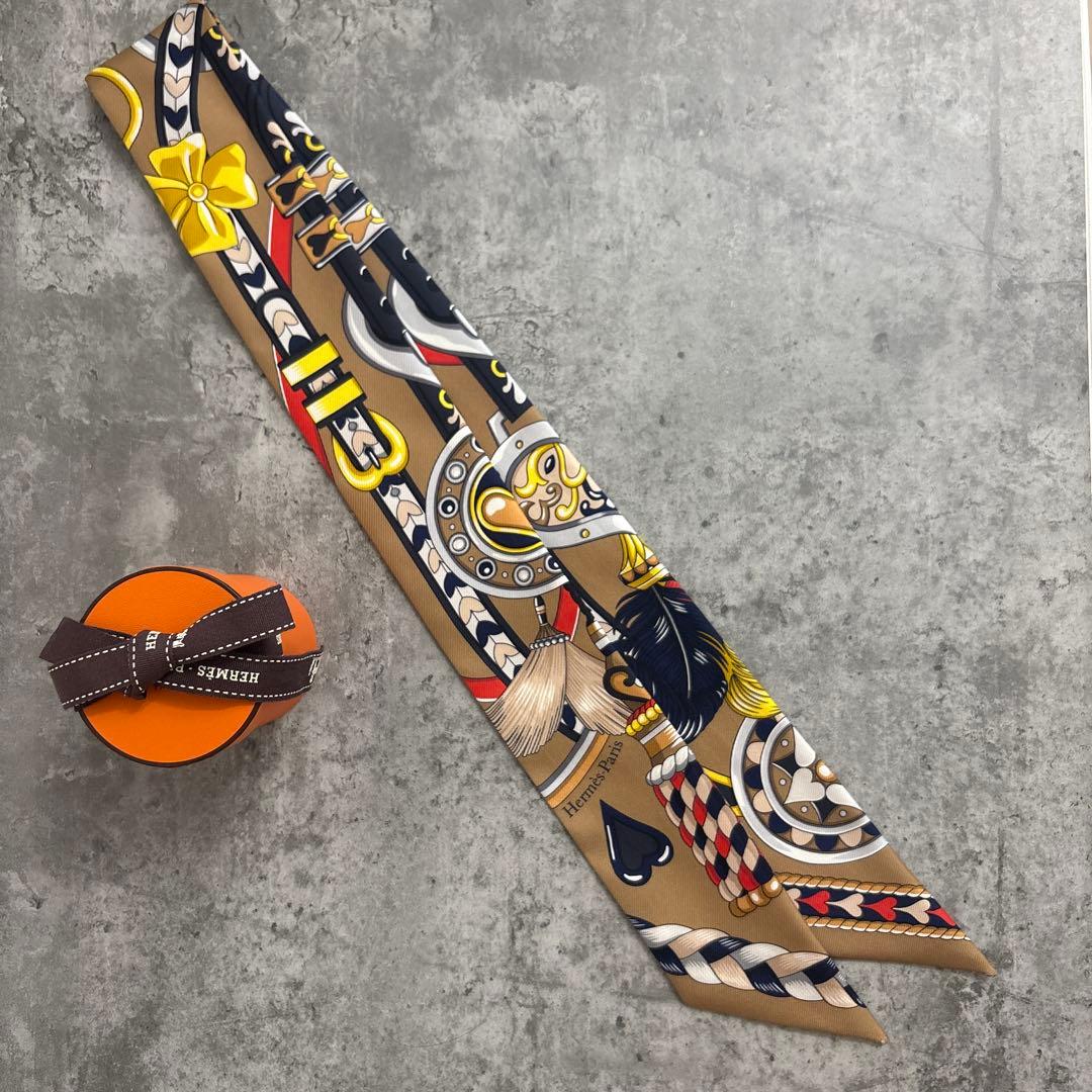 新品未使用　エルメス　ツイリー　アルネ・ドゥ・クール　スカーフ