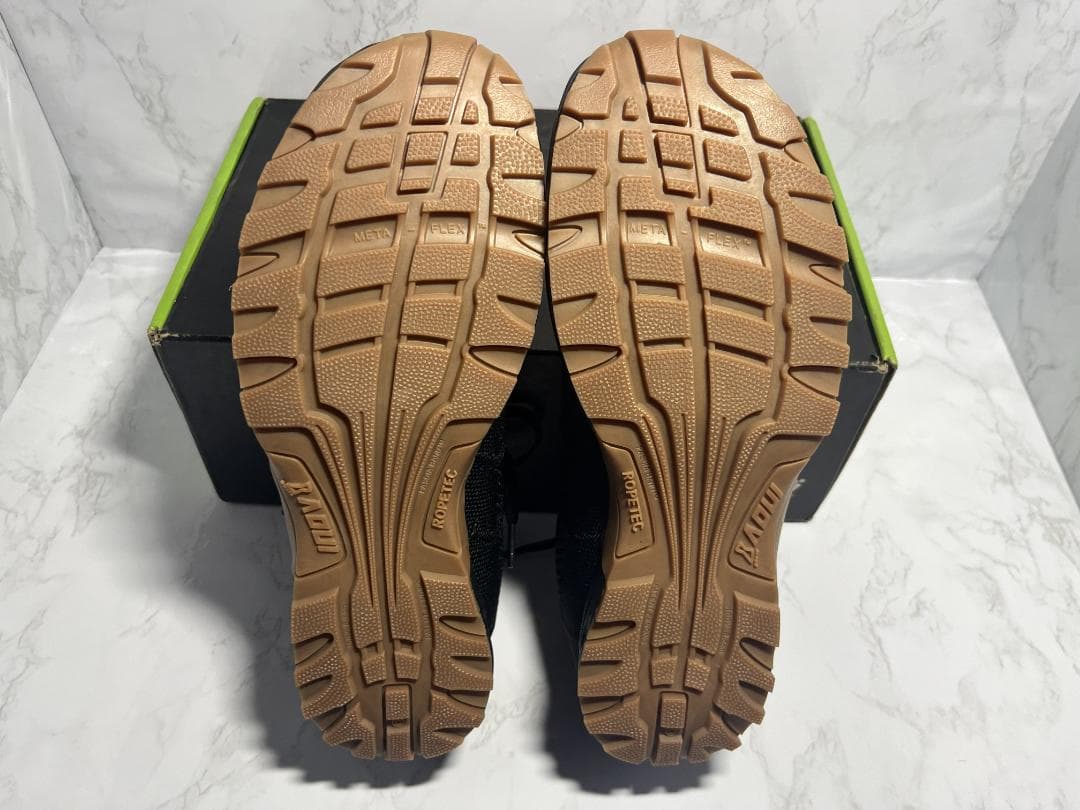 最終お値下げ！ INOV-8 レディース スニーカー 26.5cm ブラック